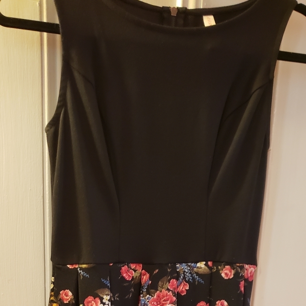 Dres - Picture 2 of 3